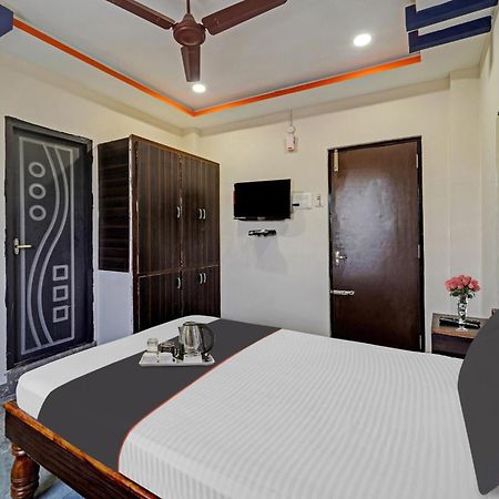Capital O Lakshmi Residency Hotel Tirupati Buitenkant foto