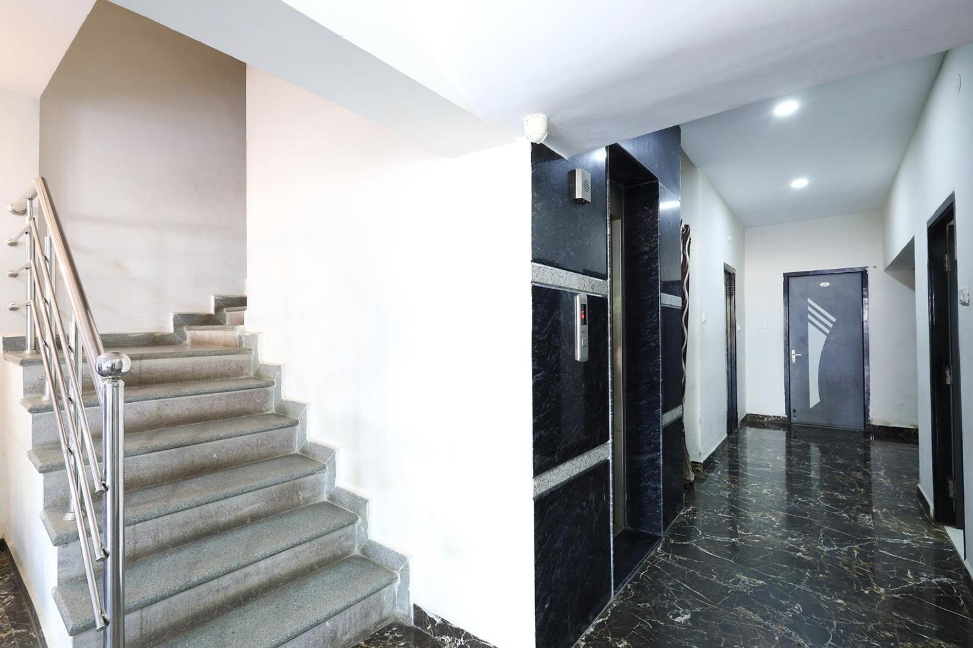 Capital O Lakshmi Residency Hotel Tirupati Buitenkant foto