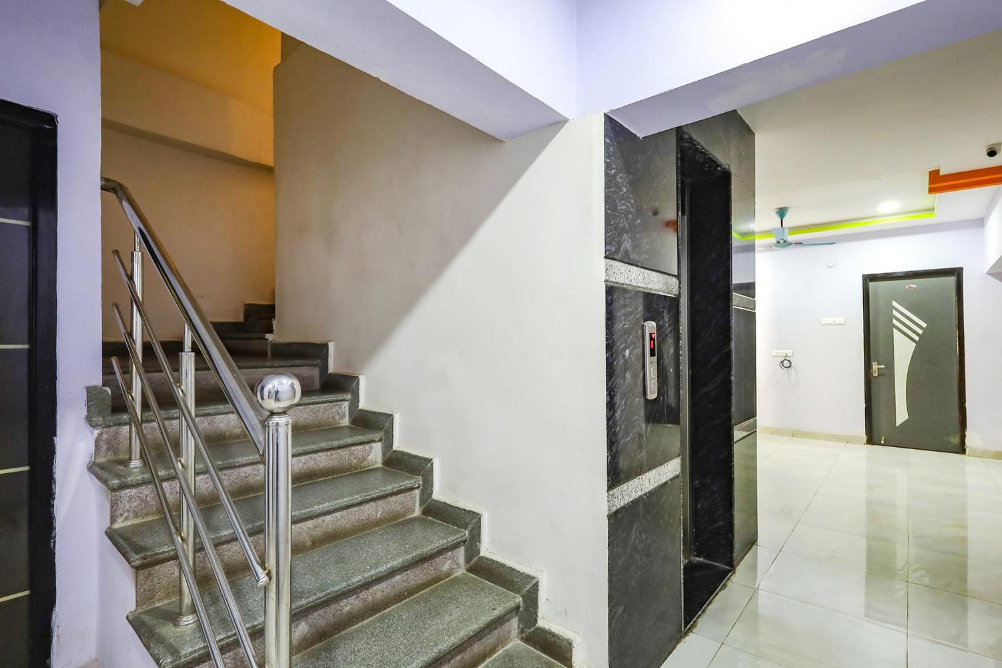 Capital O Lakshmi Residency Hotel Tirupati Buitenkant foto