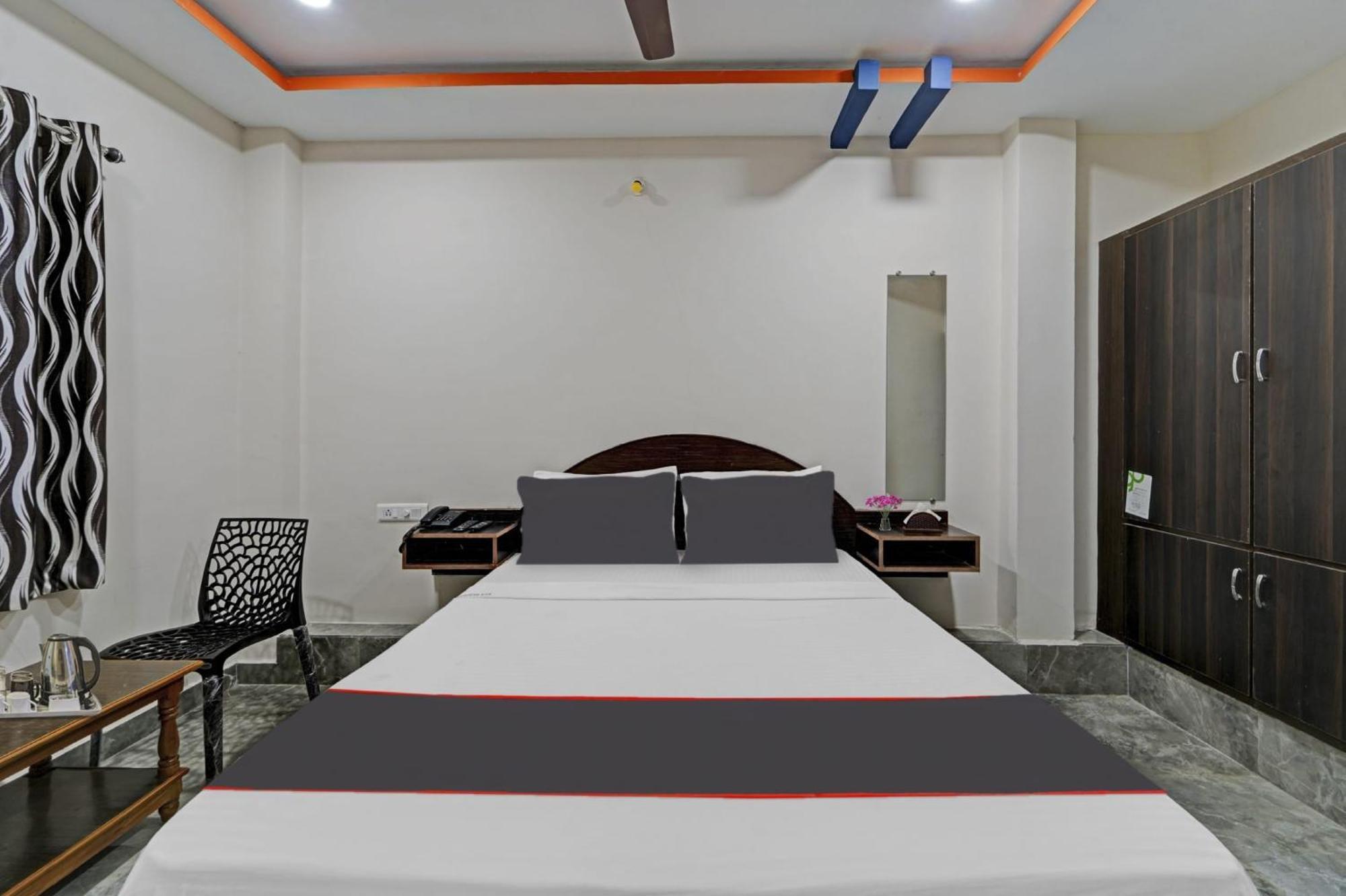 Capital O Lakshmi Residency Hotel Tirupati Buitenkant foto