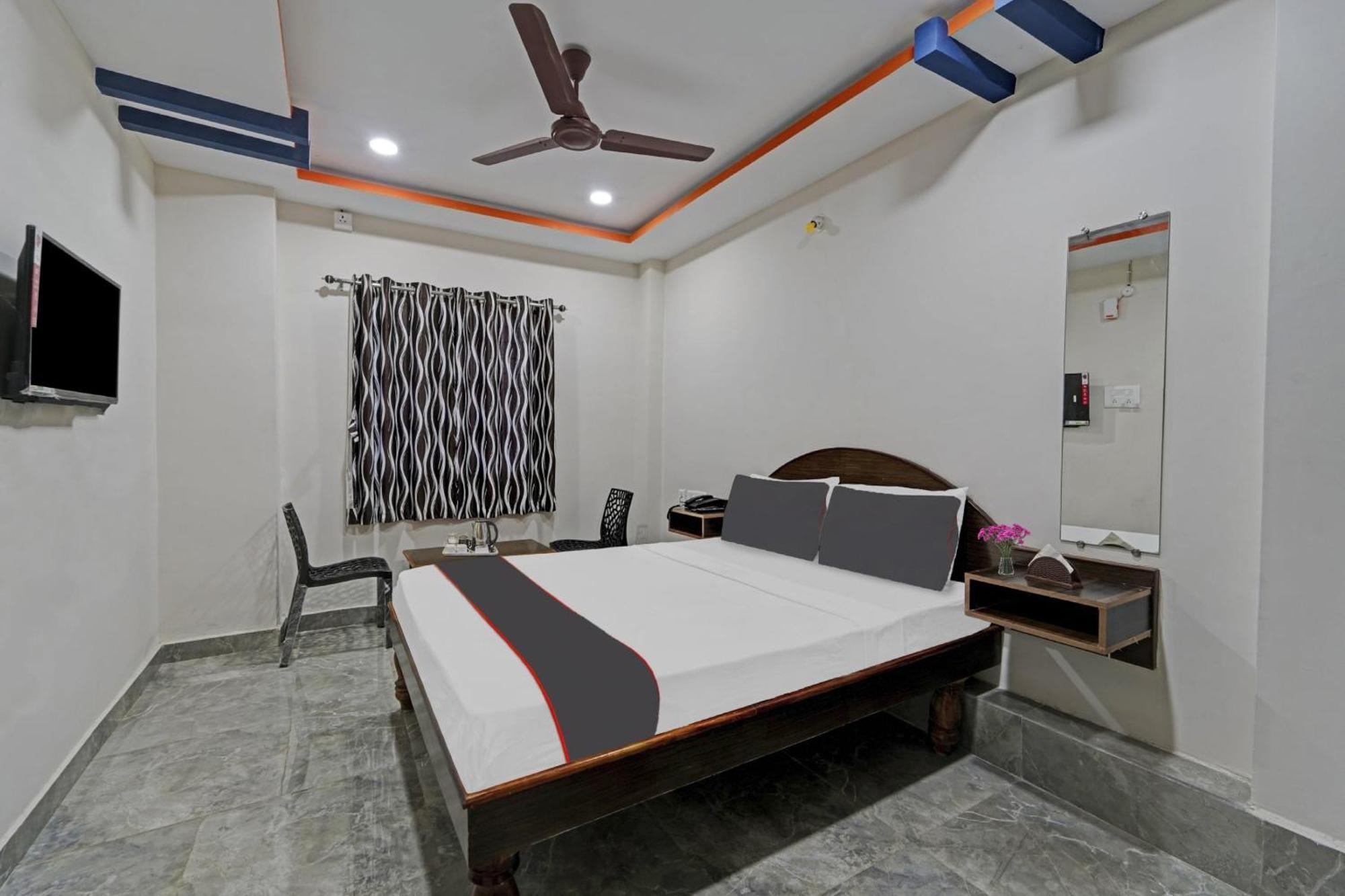 Capital O Lakshmi Residency Hotel Tirupati Buitenkant foto
