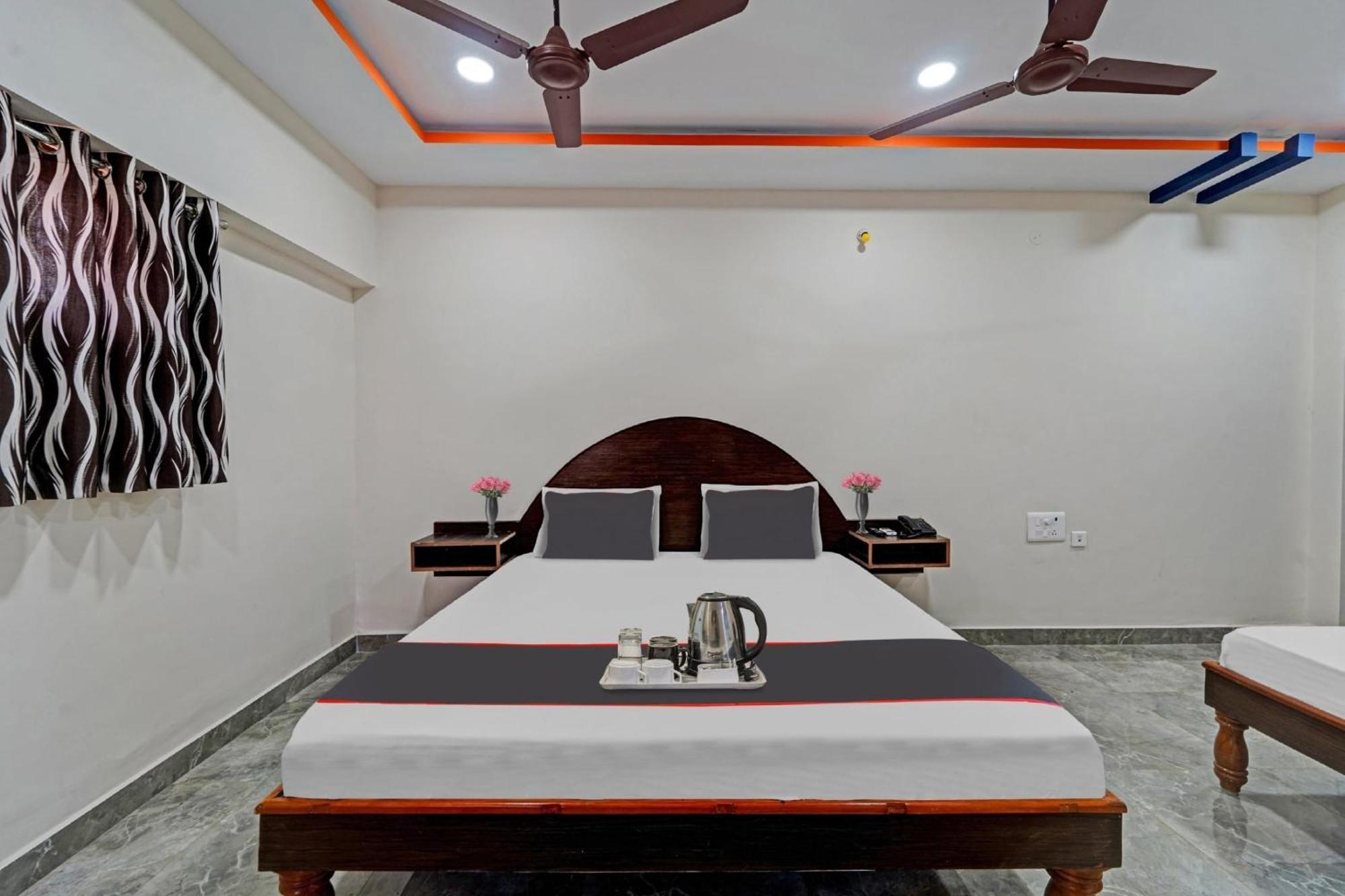 Capital O Lakshmi Residency Hotel Tirupati Buitenkant foto