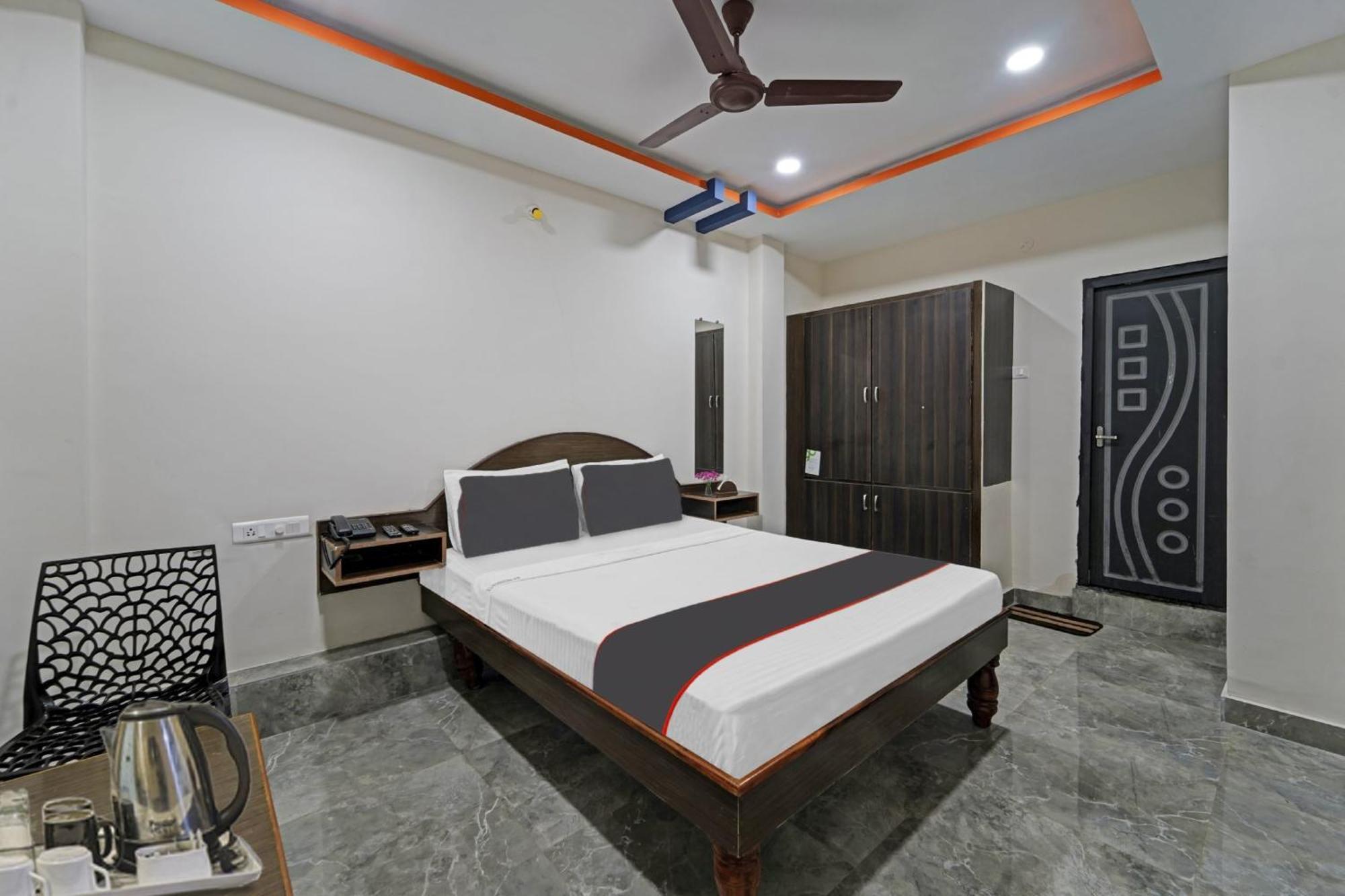 Capital O Lakshmi Residency Hotel Tirupati Buitenkant foto