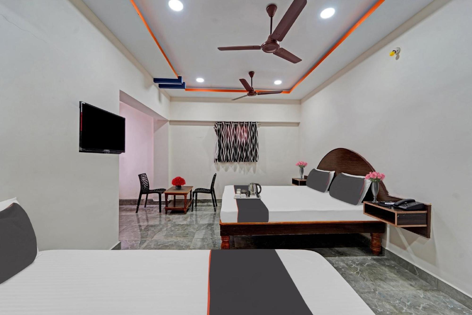 Capital O Lakshmi Residency Hotel Tirupati Buitenkant foto