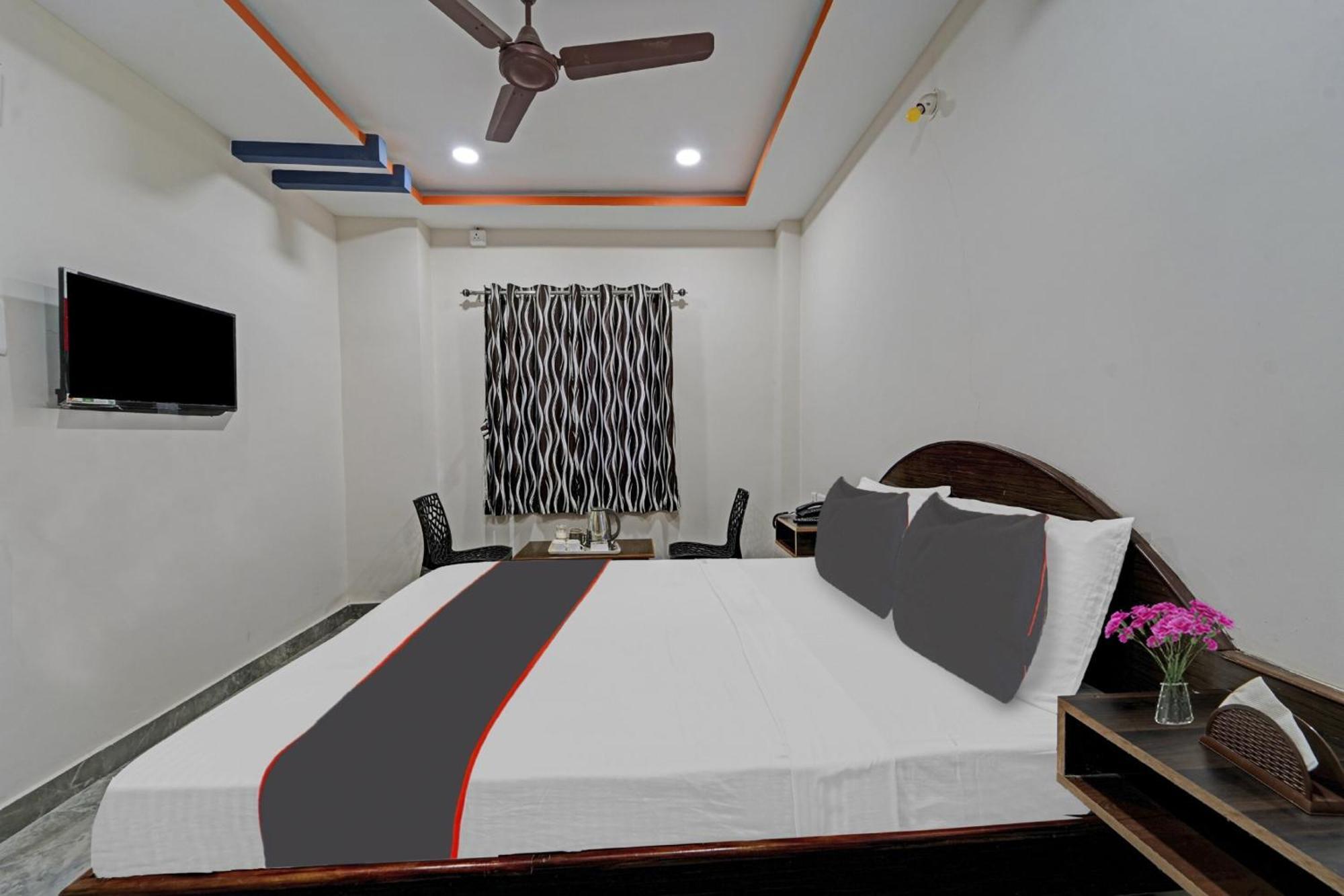 Capital O Lakshmi Residency Hotel Tirupati Buitenkant foto